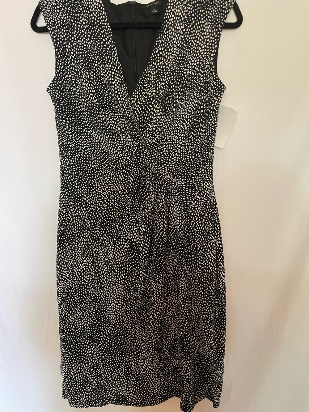Ann Taylor Black and White Sleeveless V-Neck Midi Dress